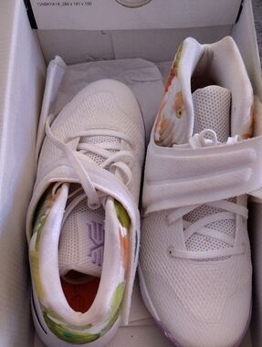 Nike Kyrie 2 Easter 827280105